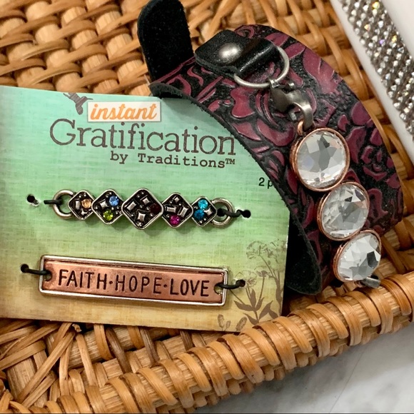 Handtooled leather wrist band - Picture 2 of 6